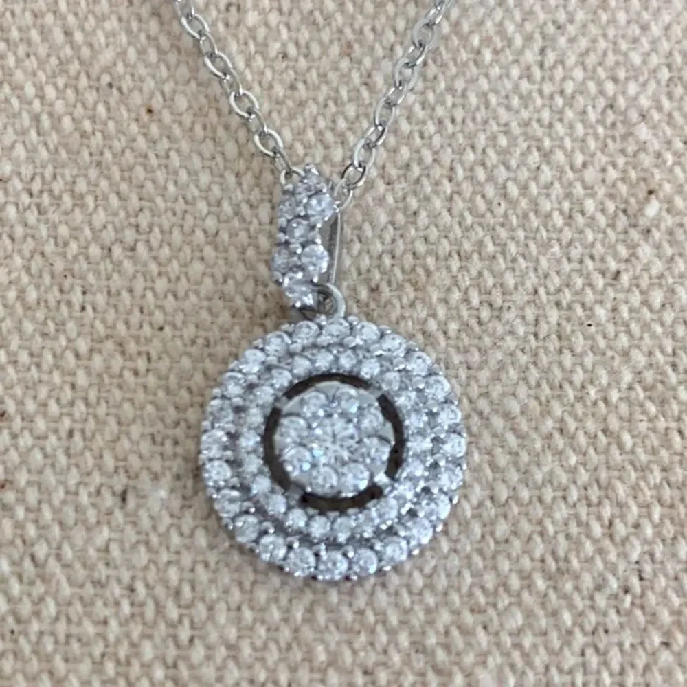 Men’s Crystal Medallion Pendant Necklace in Silver Silver